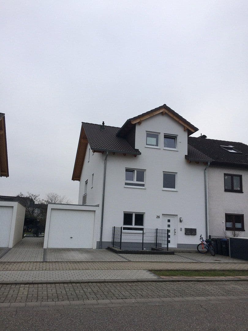 Prodej bytu 4+1 135 m², Albert-Einstein-Allee 26, Limburgerhof, Porýní-Falc Prodej bytu 4+1 135 m², Albert-Einstein-Allee 26, Limburgerhof, Porýní-Falc
