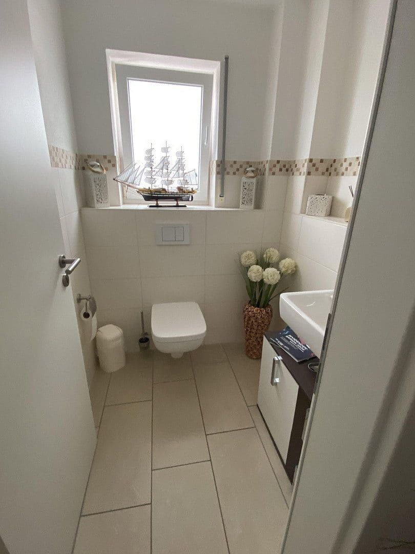 Prodej bytu 4+1 135 m², Albert-Einstein-Allee 26, Limburgerhof, Porýní-Falc Prodej bytu 4+1 135 m², Albert-Einstein-Allee 26, Limburgerhof, Porýní-Falc