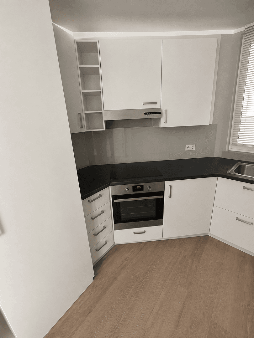 Prodej bytu 1+1 35 m², Prinzregentenstr. 15, Berlin, Berlín Prodej bytu 1+1 35 m², Prinzregentenstr. 15, Berlin, Berlín