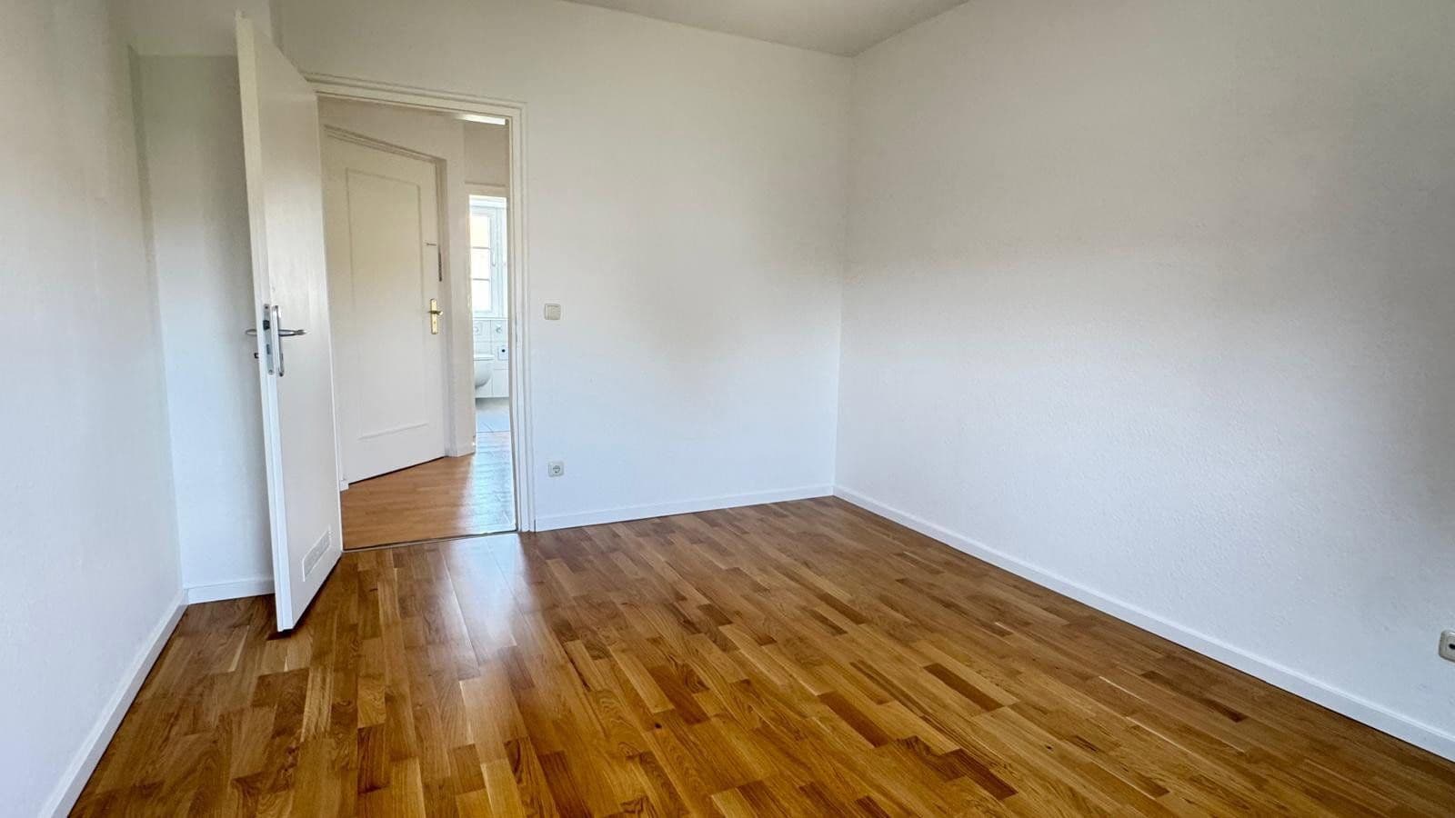 Pronájem bytu 2+1 63 m², Naupliastraße 25, München, Bavorsko Pronájem bytu 2+1 63 m², Naupliastraße 25, München, Bavorsko