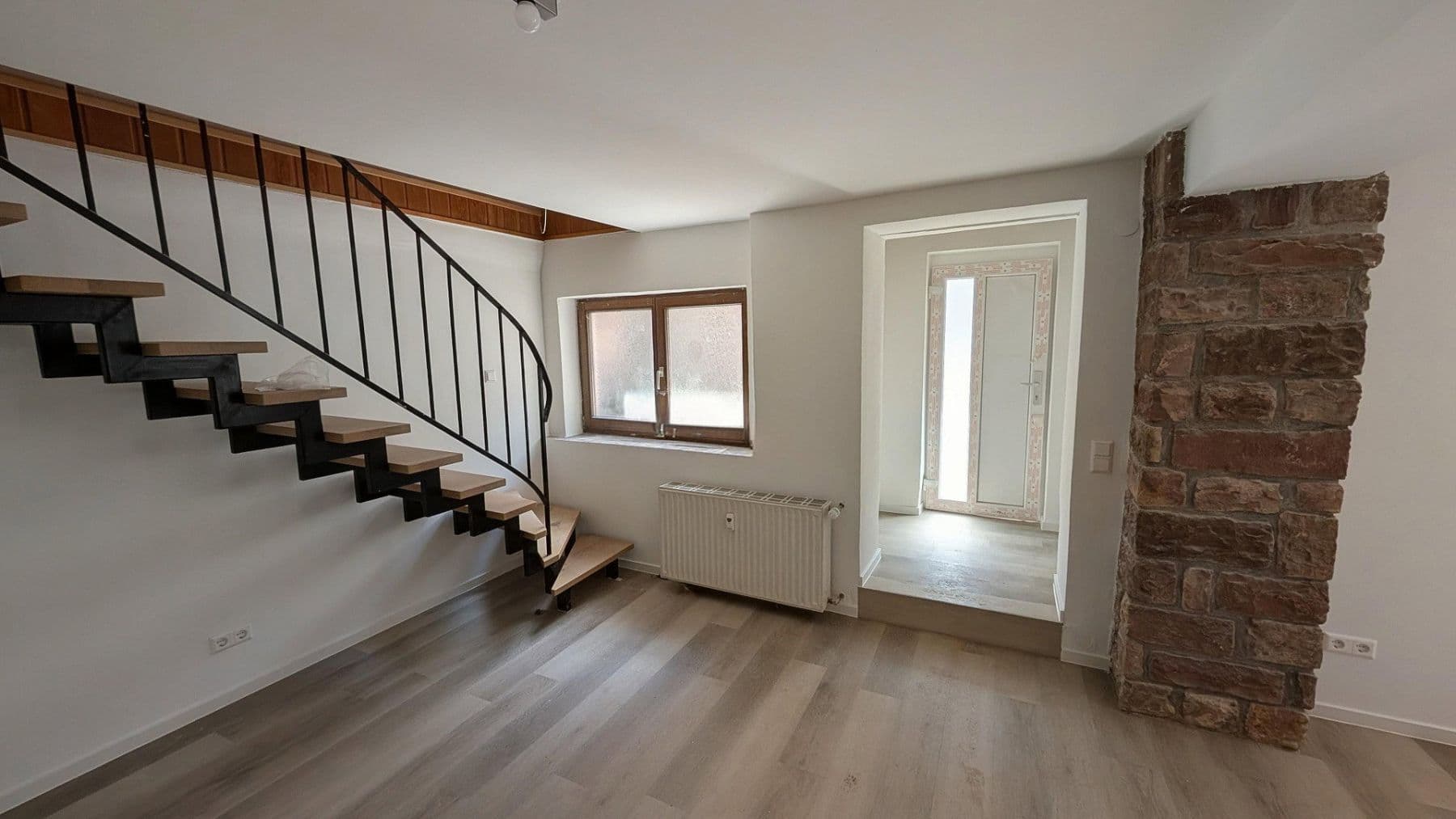 Pronájem bytu 2+1 63 m², Bruchsal, Bádensko-Württembersko Pronájem bytu 2+1 63 m², Bruchsal, Bádensko-Württembersko