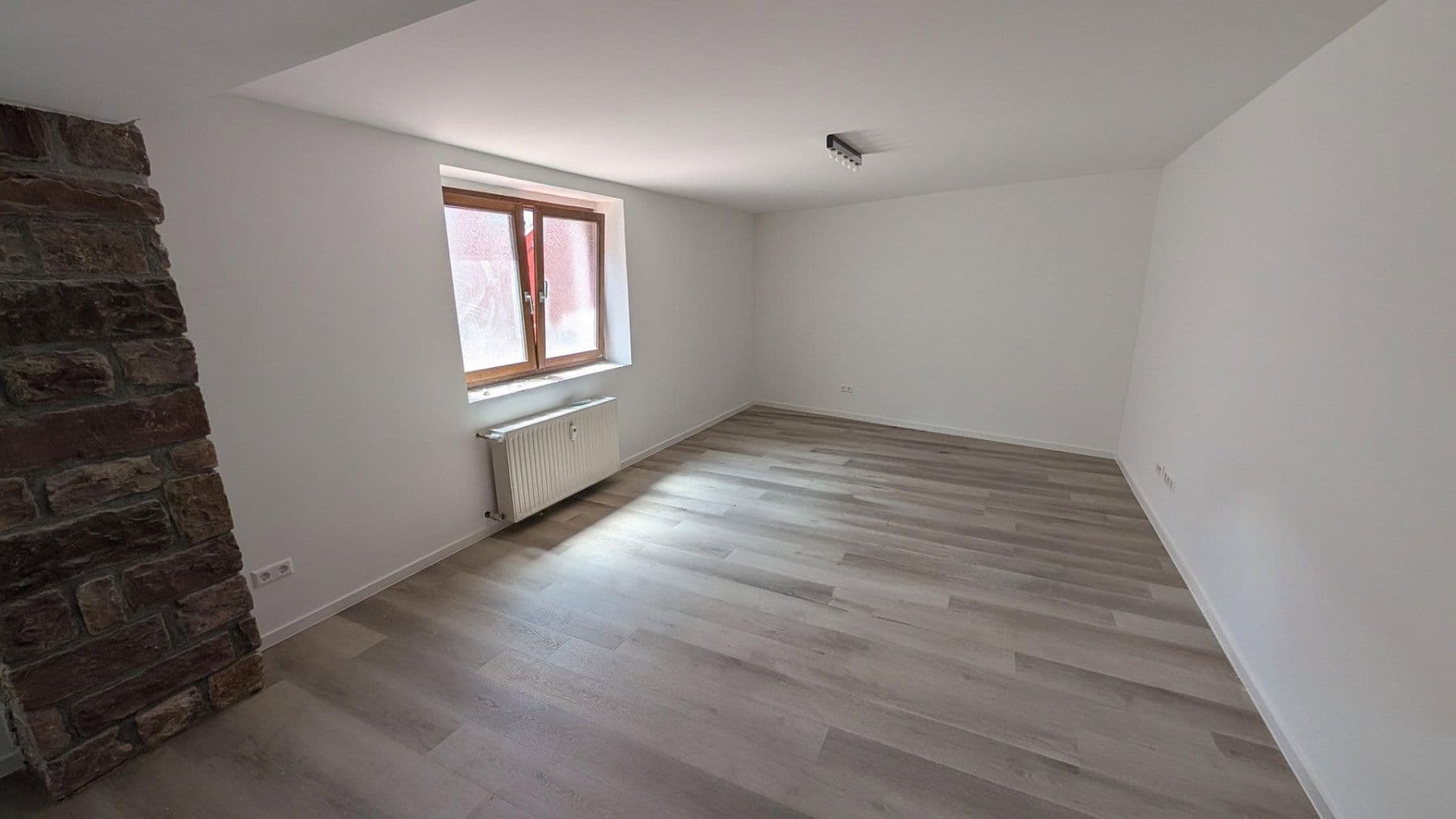 Pronájem bytu 2+1 63 m², Bruchsal, Bádensko-Württembersko Pronájem bytu 2+1 63 m², Bruchsal, Bádensko-Württembersko
