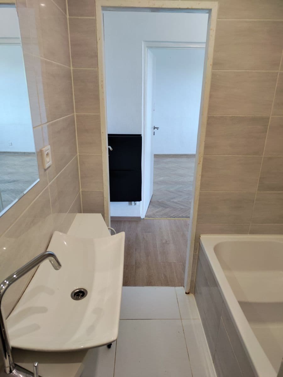 Pronájem bytu 1+1 33 m², Absolonova, Brno, Jihomoravský kraj Pronájem bytu 1+1 33 m², Absolonova, Brno, Jihomoravský kraj