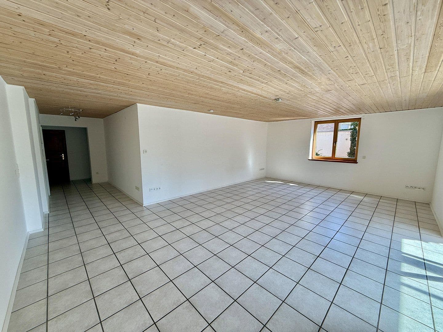 Prodej bytu 3+1 116 m², Wesseling, Severní Porýní-Vestfálsko Prodej bytu 3+1 116 m², Wesseling, Severní Porýní-Vestfálsko