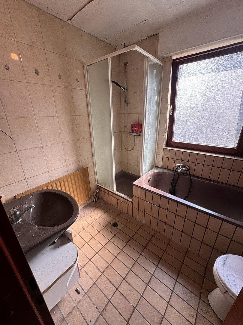 Prodej domu 144 m², pozemek 239 m², Krefeld Gellep-Stratum, Severní Porýní-Vestfálsko Prodej domu 144 m², pozemek 239 m², Krefeld Gellep-Stratum, Severní Porýní-Vestfálsko