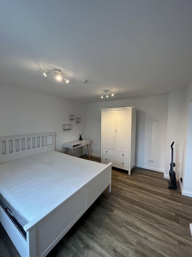 Pronájem bytu 1+kk 32 m², Ina-Ring 10, Herzogenaurach, Bavorsko Pronájem bytu 1+kk 32 m², Ina-Ring 10, Herzogenaurach, Bavorsko