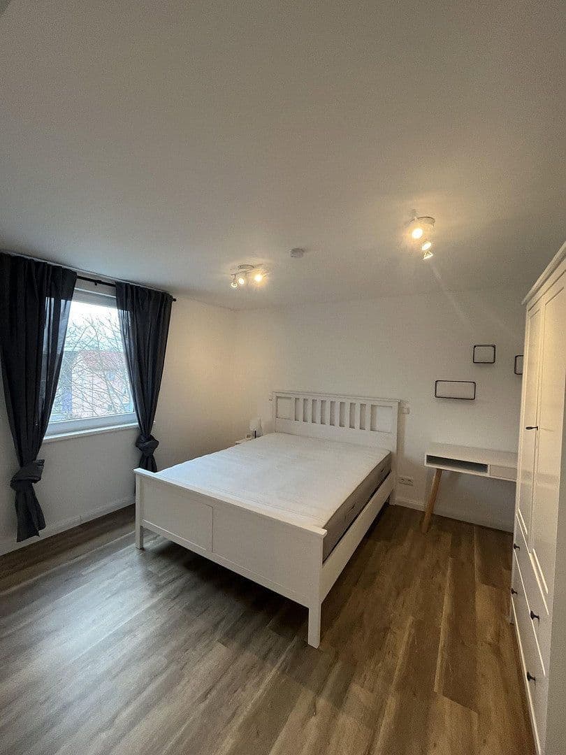 Pronájem bytu 1+kk 32 m², Ina-Ring 10, Herzogenaurach, Bavorsko Pronájem bytu 1+kk 32 m², Ina-Ring 10, Herzogenaurach, Bavorsko