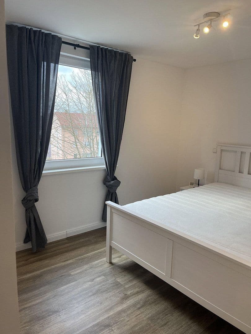 Pronájem bytu 1+kk 32 m², Ina-Ring 10, Herzogenaurach, Bavorsko Pronájem bytu 1+kk 32 m², Ina-Ring 10, Herzogenaurach, Bavorsko