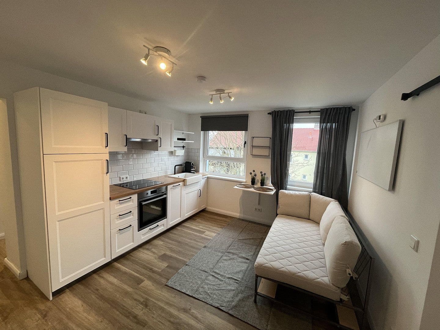 Pronájem bytu 1+kk 32 m², Ina-Ring 10, Herzogenaurach, Bavorsko Pronájem bytu 1+kk 32 m², Ina-Ring 10, Herzogenaurach, Bavorsko