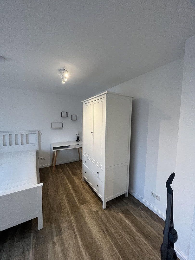Pronájem bytu 1+kk 32 m², Ina-Ring 10, Herzogenaurach, Bavorsko Pronájem bytu 1+kk 32 m², Ina-Ring 10, Herzogenaurach, Bavorsko