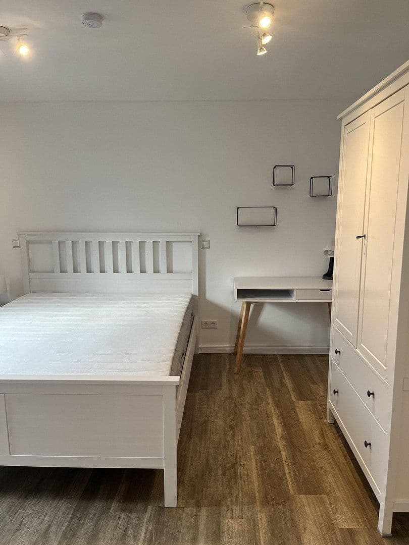 Pronájem bytu 1+kk 32 m², Ina-Ring 10, Herzogenaurach, Bavorsko Pronájem bytu 1+kk 32 m², Ina-Ring 10, Herzogenaurach, Bavorsko