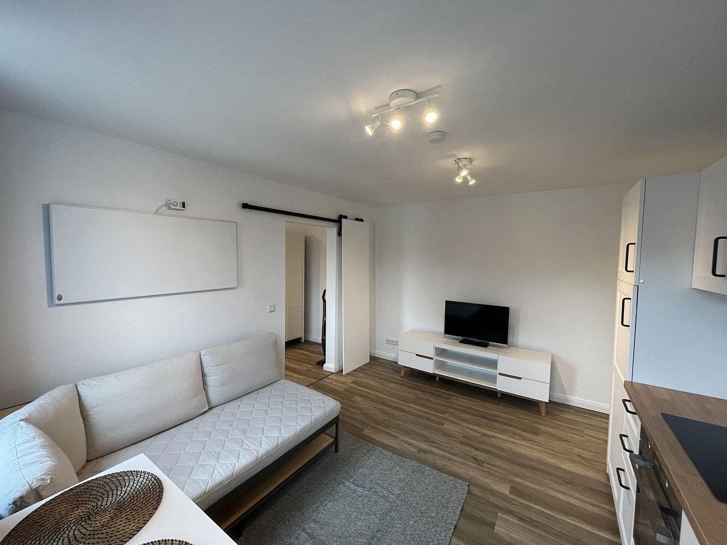 Pronájem bytu 1+kk 32 m², Ina-Ring 10, Herzogenaurach, Bavorsko Pronájem bytu 1+kk 32 m², Ina-Ring 10, Herzogenaurach, Bavorsko