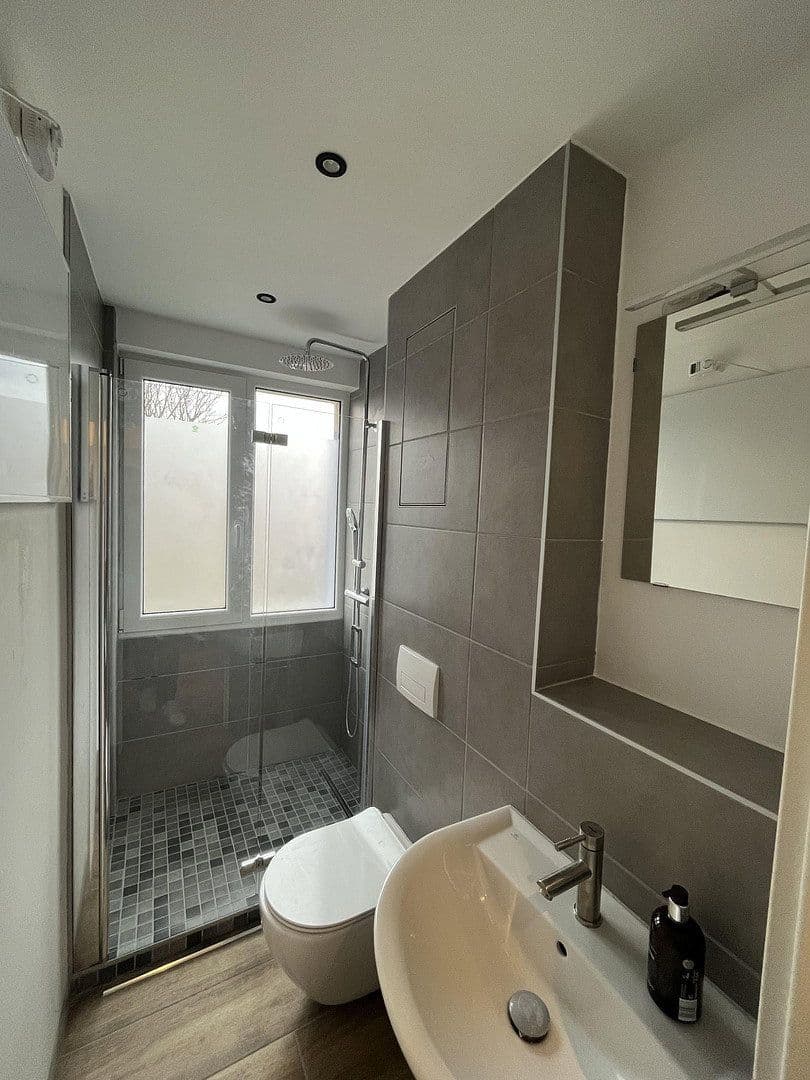 Pronájem bytu 1+kk 32 m², Ina-Ring 10, Herzogenaurach, Bavorsko Pronájem bytu 1+kk 32 m², Ina-Ring 10, Herzogenaurach, Bavorsko