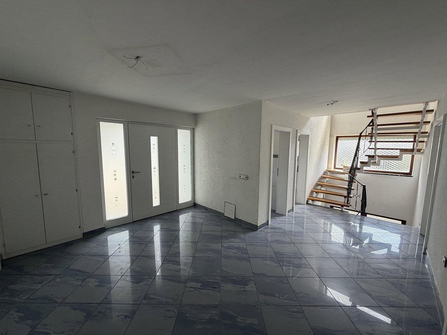 Prodej domu 157 m², pozemek 735 m², Pfaffenhofen an der Roth, Bavorsko Prodej domu 157 m², pozemek 735 m², Pfaffenhofen an der Roth, Bavorsko