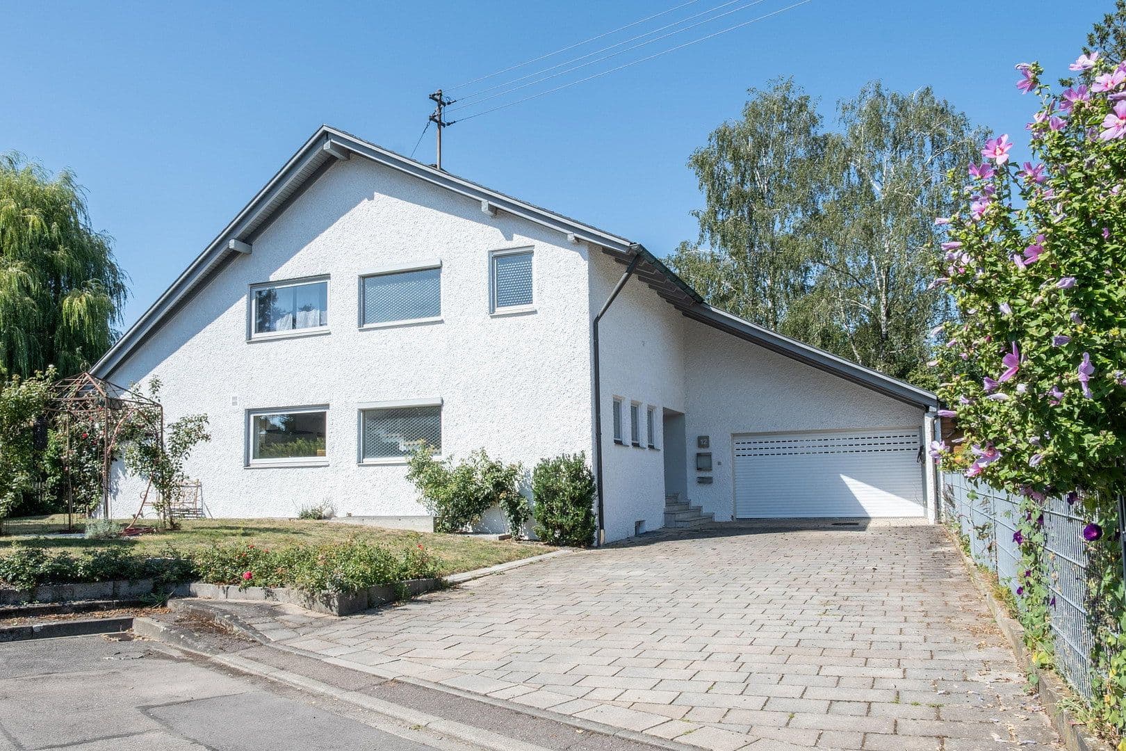Prodej domu 175 m², pozemek 735 m², Pfaffenhofen an der Roth, Bavorsko Prodej domu 175 m², pozemek 735 m², Pfaffenhofen an der Roth, Bavorsko