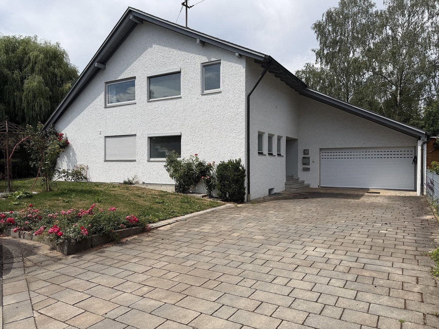 Prodej domu 157 m², pozemek 735 m², Pfaffenhofen an der Roth, Bavorsko Prodej domu 157 m², pozemek 735 m², Pfaffenhofen an der Roth, Bavorsko
