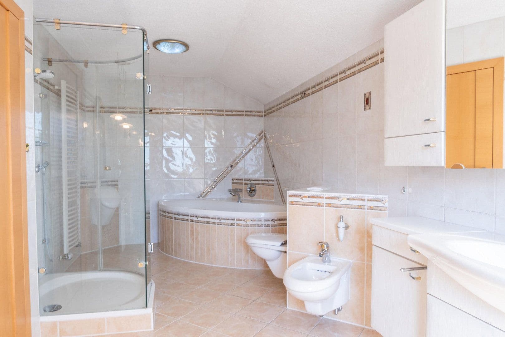 Prodej domu 175 m², pozemek 735 m², Pfaffenhofen an der Roth, Bavorsko Prodej domu 175 m², pozemek 735 m², Pfaffenhofen an der Roth, Bavorsko