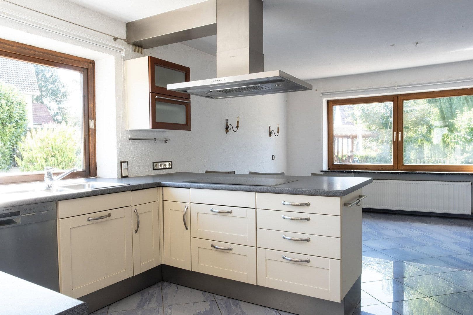 Prodej domu 175 m², pozemek 735 m², Pfaffenhofen an der Roth, Bavorsko Prodej domu 175 m², pozemek 735 m², Pfaffenhofen an der Roth, Bavorsko