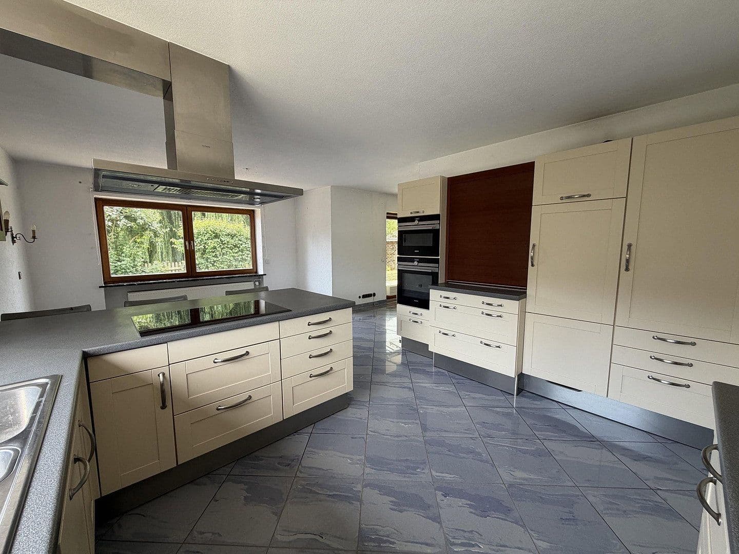 Prodej domu 157 m², pozemek 735 m², Pfaffenhofen an der Roth, Bavorsko Prodej domu 157 m², pozemek 735 m², Pfaffenhofen an der Roth, Bavorsko