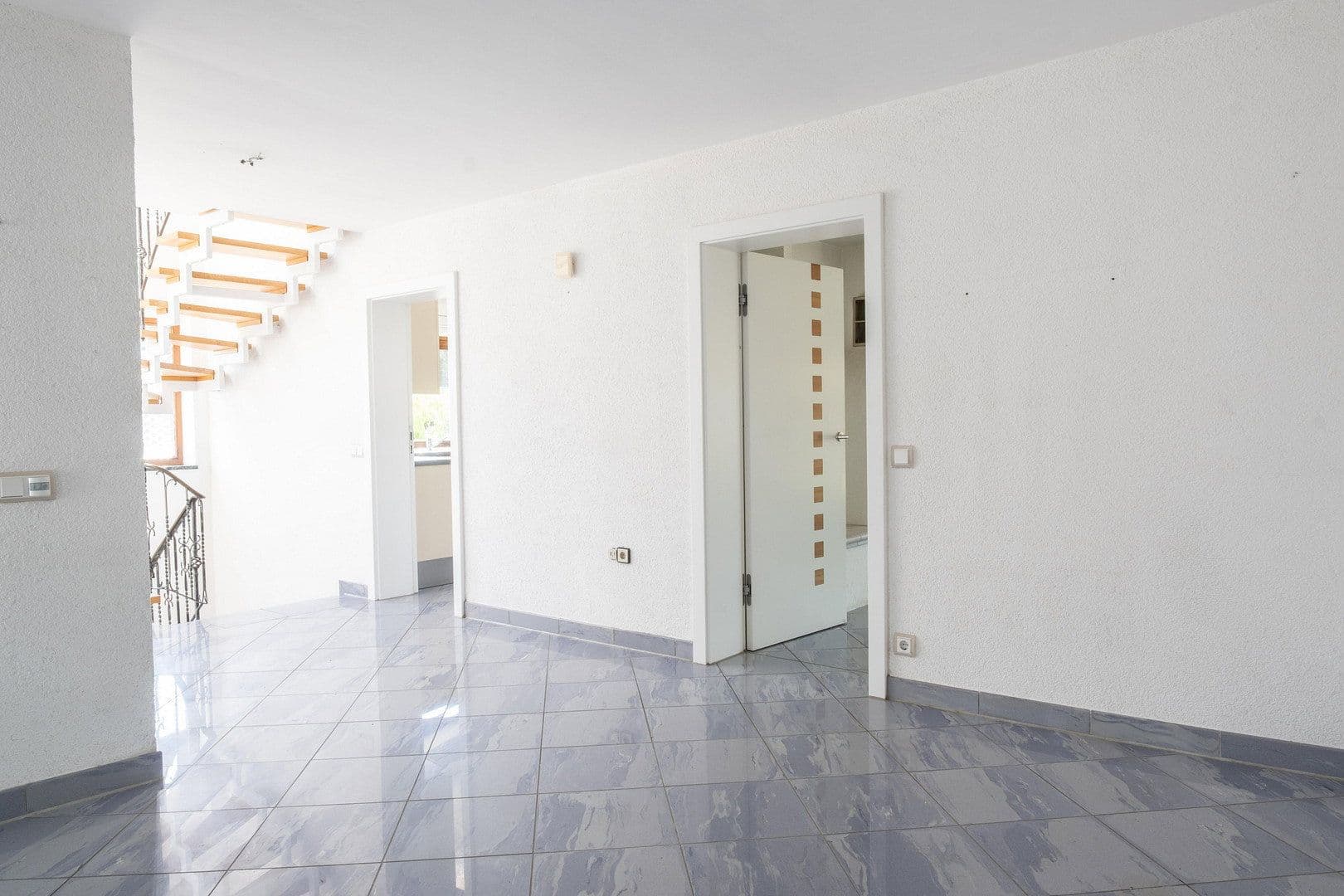Prodej domu 175 m², pozemek 735 m², Pfaffenhofen an der Roth, Bavorsko Prodej domu 175 m², pozemek 735 m², Pfaffenhofen an der Roth, Bavorsko