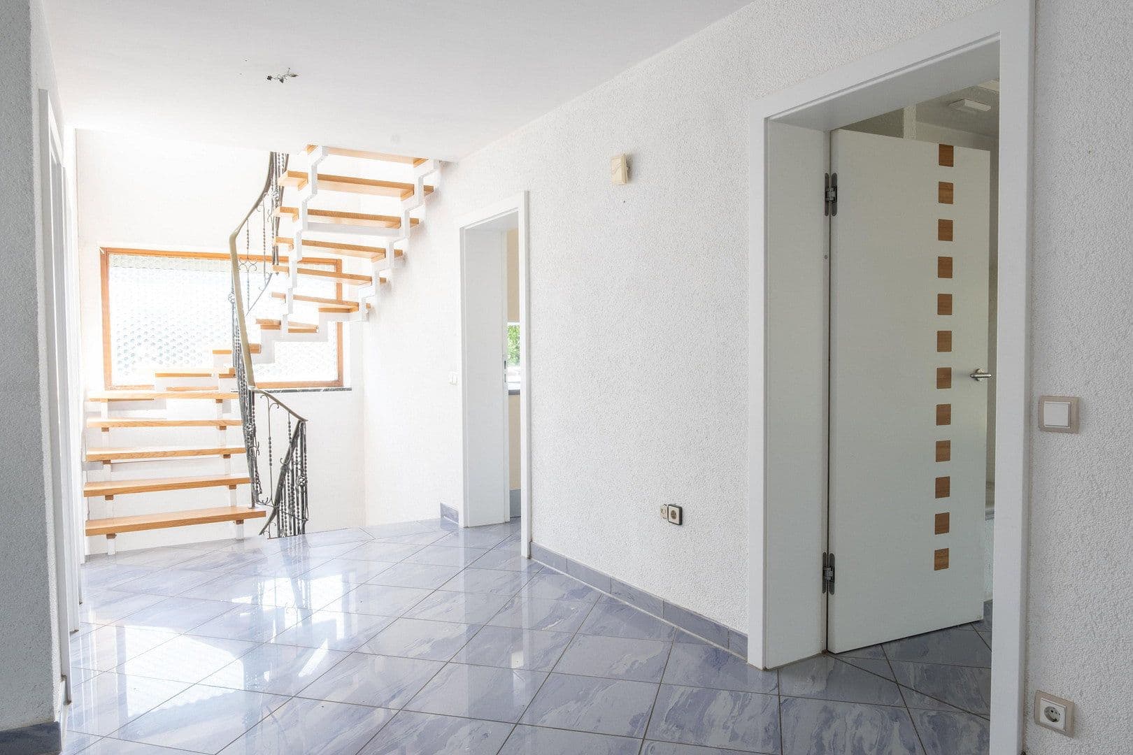 Prodej domu 175 m², pozemek 735 m², Pfaffenhofen an der Roth, Bavorsko Prodej domu 175 m², pozemek 735 m², Pfaffenhofen an der Roth, Bavorsko