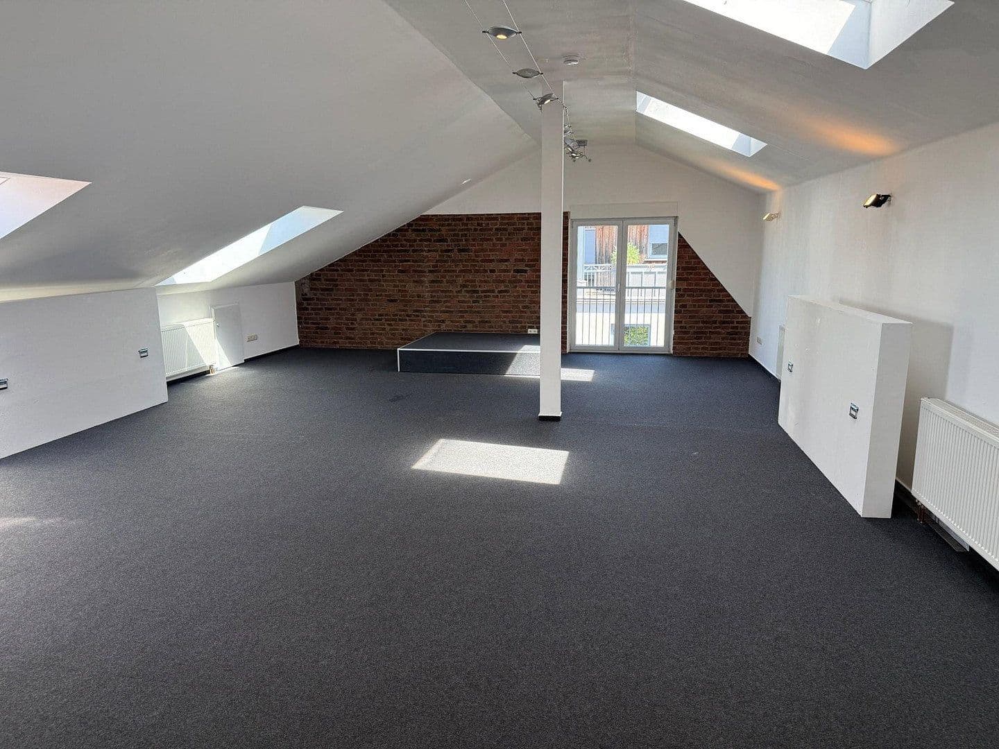 Pronájem kanceláře 75 m², Höchster Straße 18a, Groß-Umstadt, Hessen Pronájem kanceláře 75 m², Höchster Straße 18a, Groß-Umstadt, Hessen