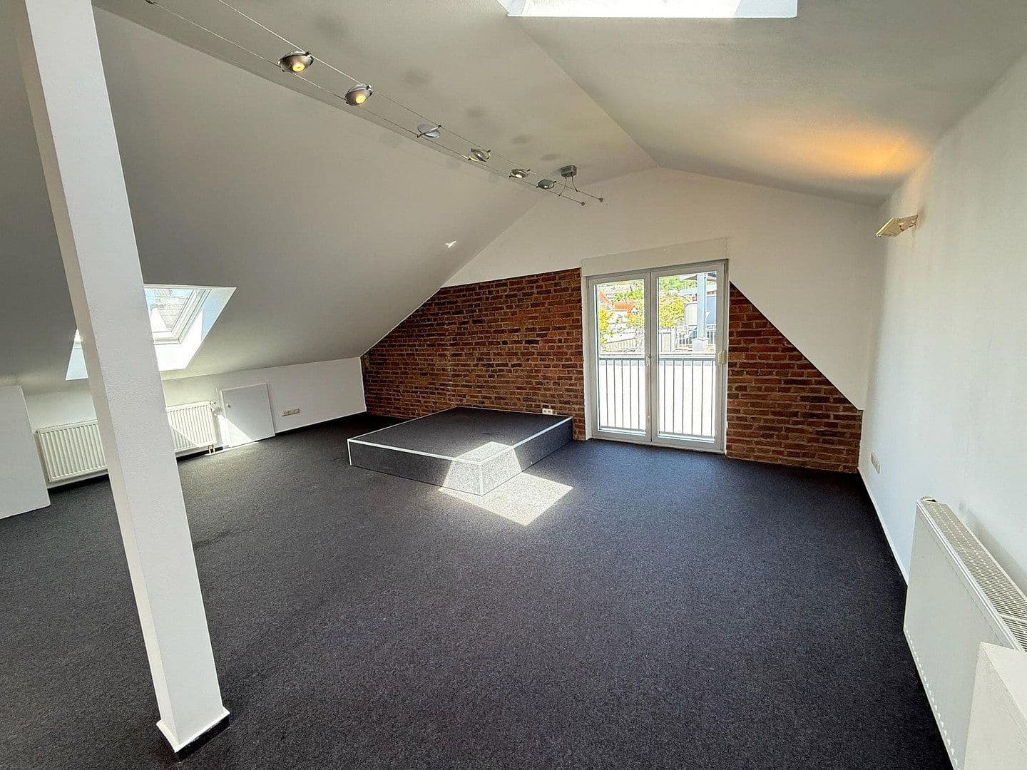 Pronájem kanceláře 75 m², Höchster Straße 18a, Groß-Umstadt, Hessen Pronájem kanceláře 75 m², Höchster Straße 18a, Groß-Umstadt, Hessen