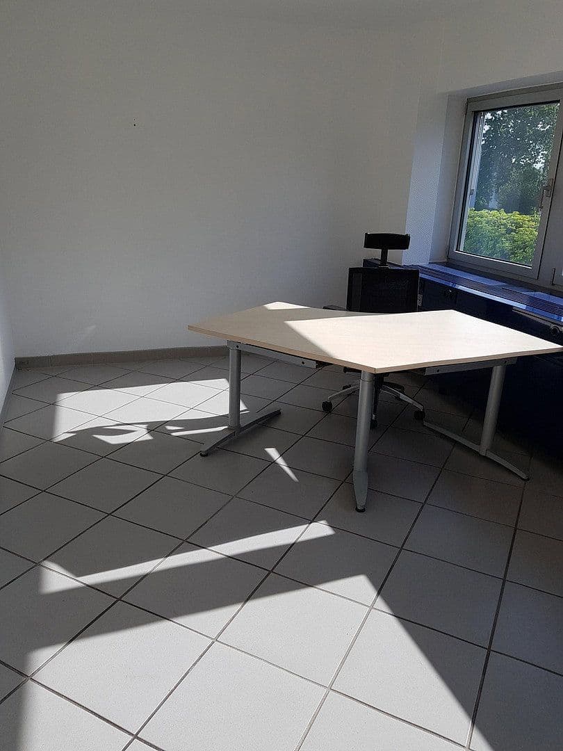 Pronájem kanceláře 17 m², Freiherr-vom-Stein-Straße 131, Mülheim an der Ruhr, Severní Porýní-Vestfálsko Pronájem kanceláře 17 m², Freiherr-vom-Stein-Straße 131, Mülheim an der Ruhr, Severní Porýní-Vestfálsko