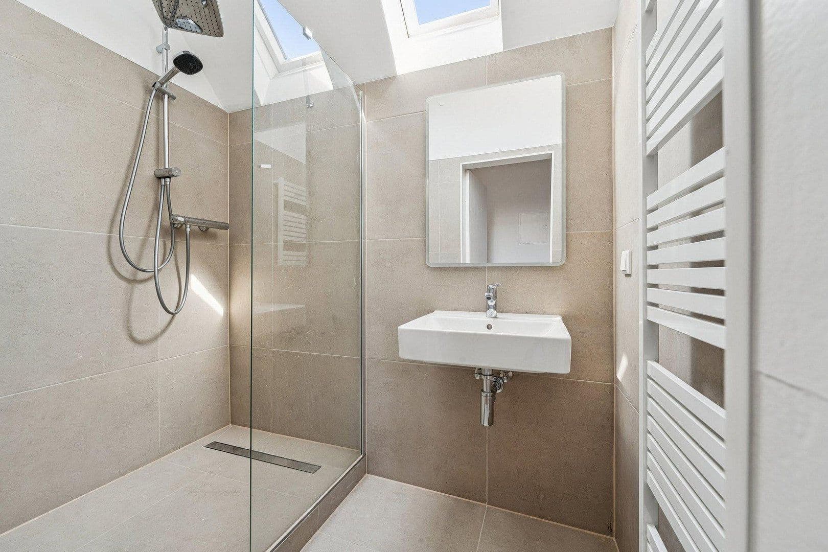 Prodej domu 593 m², pozemek 334 m², Krippstr 39, Düsseldorf, Severní Porýní-Vestfálsko Prodej domu 593 m², pozemek 334 m², Krippstr 39, Düsseldorf, Severní Porýní-Vestfálsko