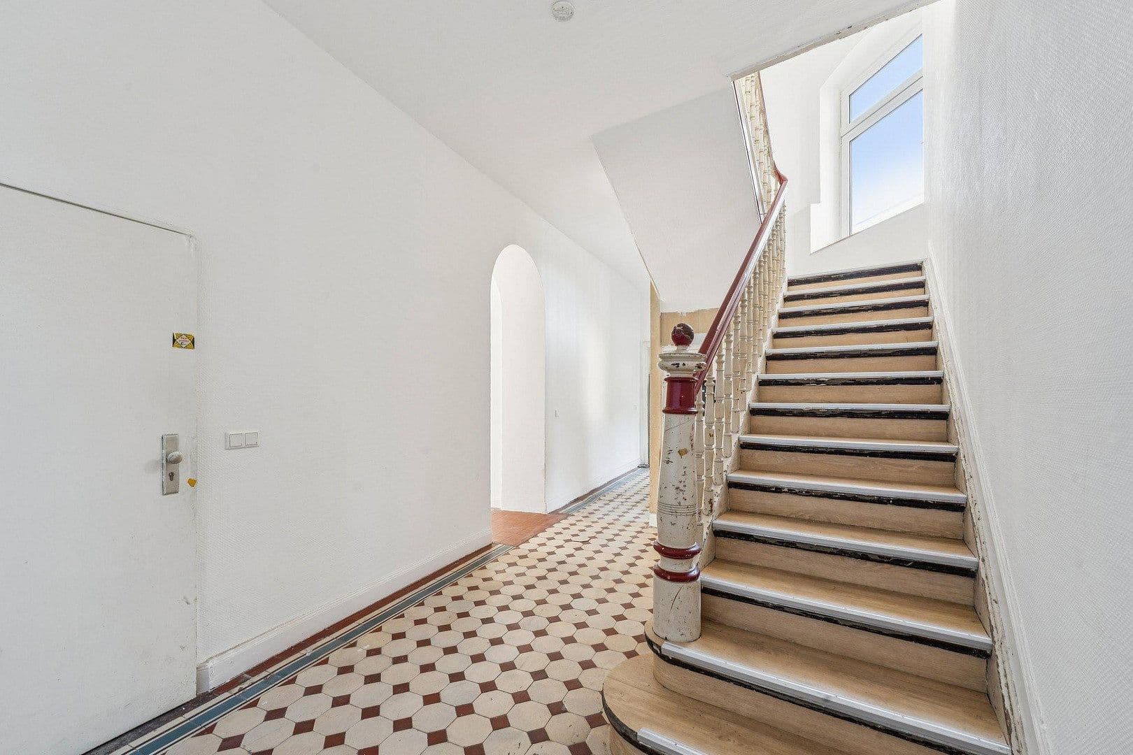 Prodej domu 593 m², pozemek 334 m², Krippstr 39, Düsseldorf, Severní Porýní-Vestfálsko Prodej domu 593 m², pozemek 334 m², Krippstr 39, Düsseldorf, Severní Porýní-Vestfálsko