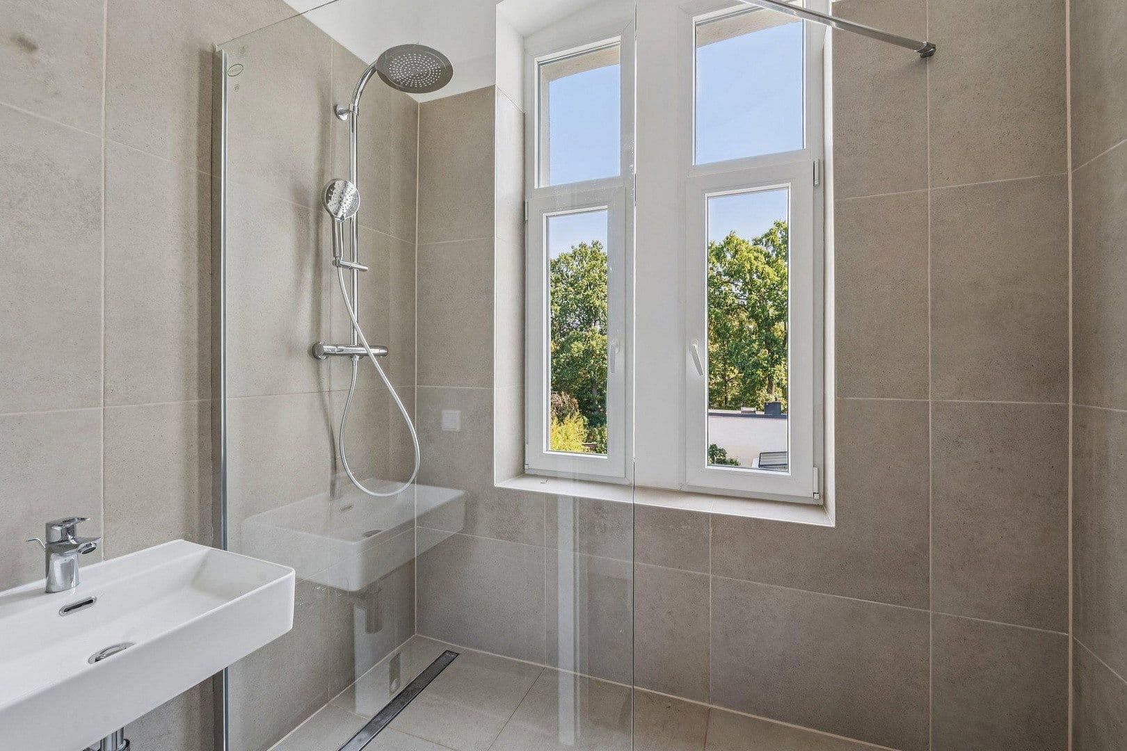 Prodej domu 593 m², pozemek 334 m², Krippstr 39, Düsseldorf, Severní Porýní-Vestfálsko Prodej domu 593 m², pozemek 334 m², Krippstr 39, Düsseldorf, Severní Porýní-Vestfálsko