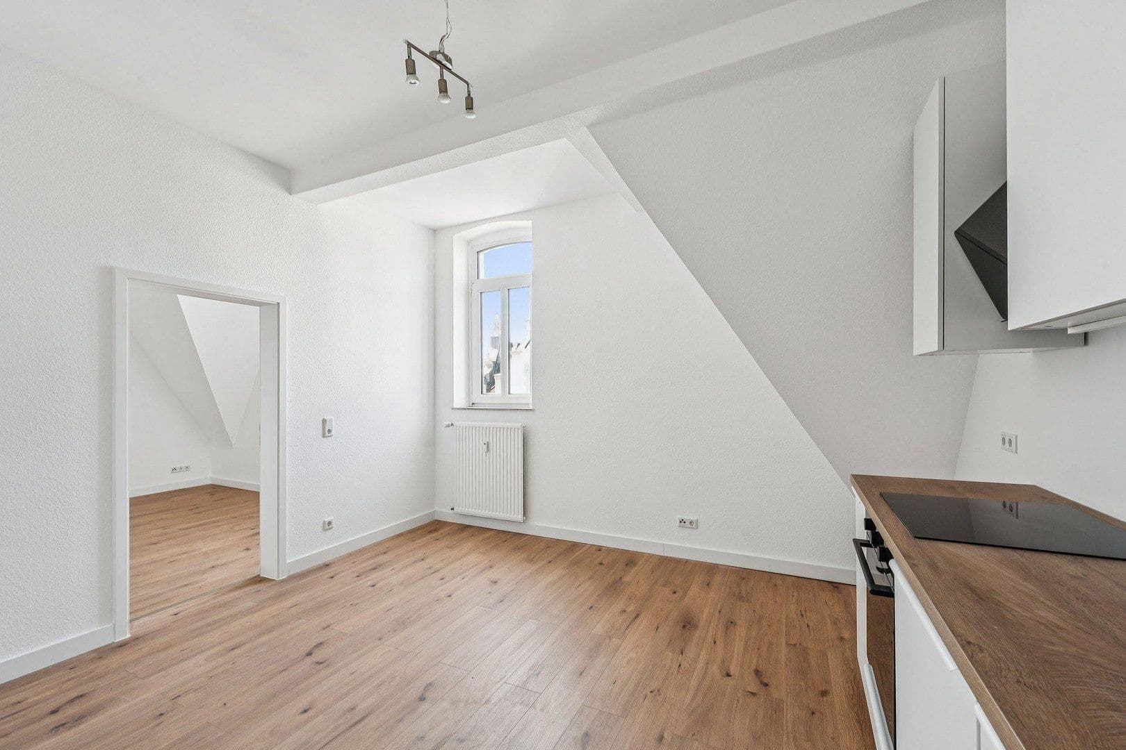 Prodej domu 593 m², pozemek 334 m², Krippstr 39, Düsseldorf, Severní Porýní-Vestfálsko Prodej domu 593 m², pozemek 334 m², Krippstr 39, Düsseldorf, Severní Porýní-Vestfálsko