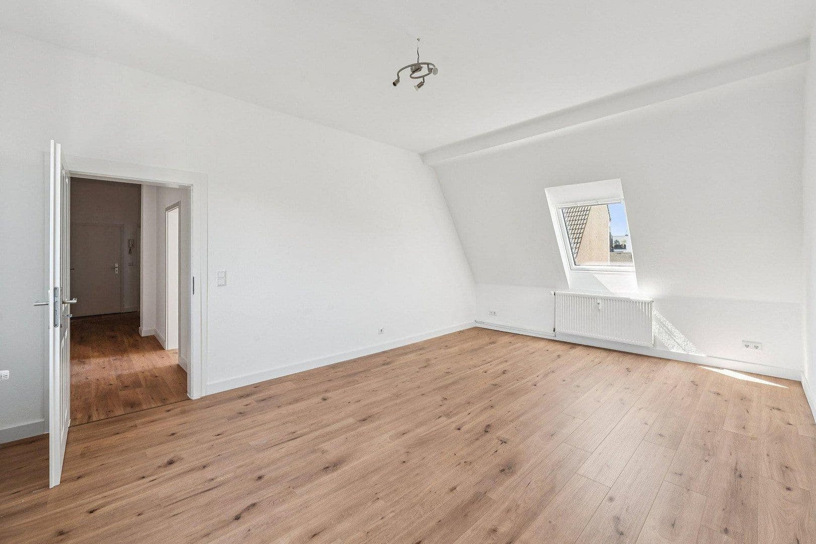 Prodej domu 593 m², pozemek 334 m², Krippstr 39, Düsseldorf, Severní Porýní-Vestfálsko Prodej domu 593 m², pozemek 334 m², Krippstr 39, Düsseldorf, Severní Porýní-Vestfálsko