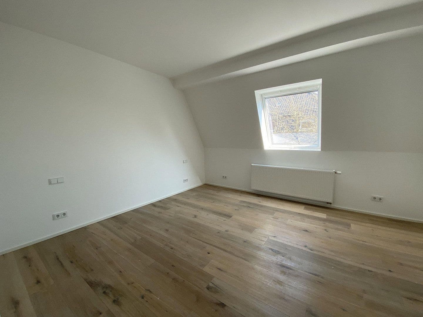 Pronájem bytu 4+1 185 m², Essen, Severní Porýní-Vestfálsko Pronájem bytu 4+1 185 m², Essen, Severní Porýní-Vestfálsko