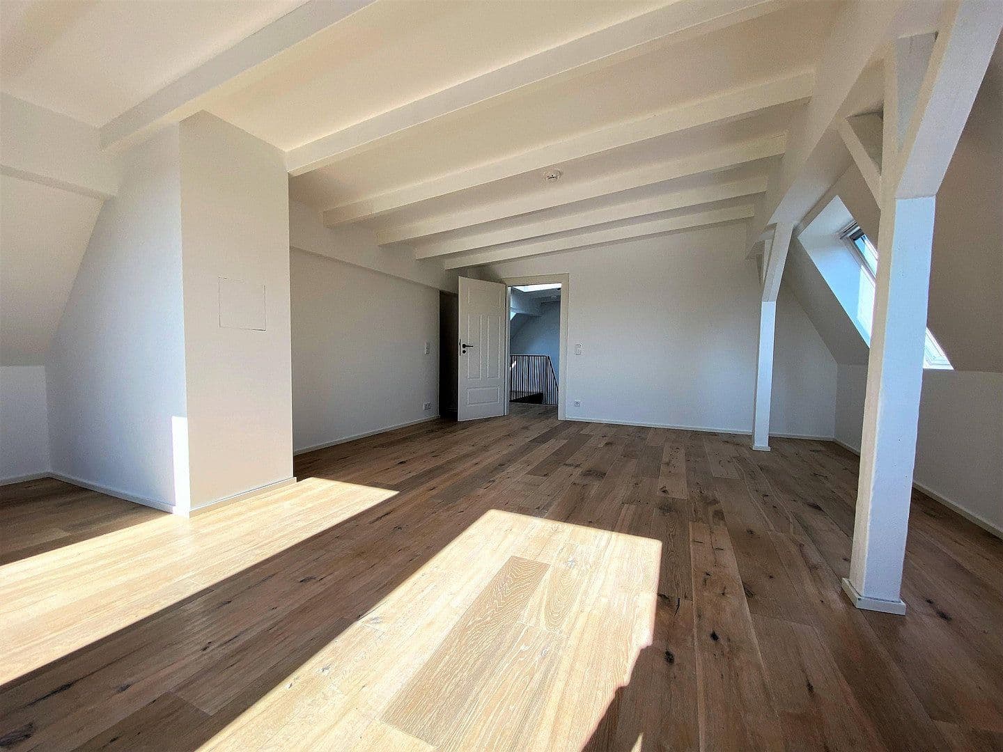 Pronájem bytu 4+1 185 m², Essen, Severní Porýní-Vestfálsko Pronájem bytu 4+1 185 m², Essen, Severní Porýní-Vestfálsko