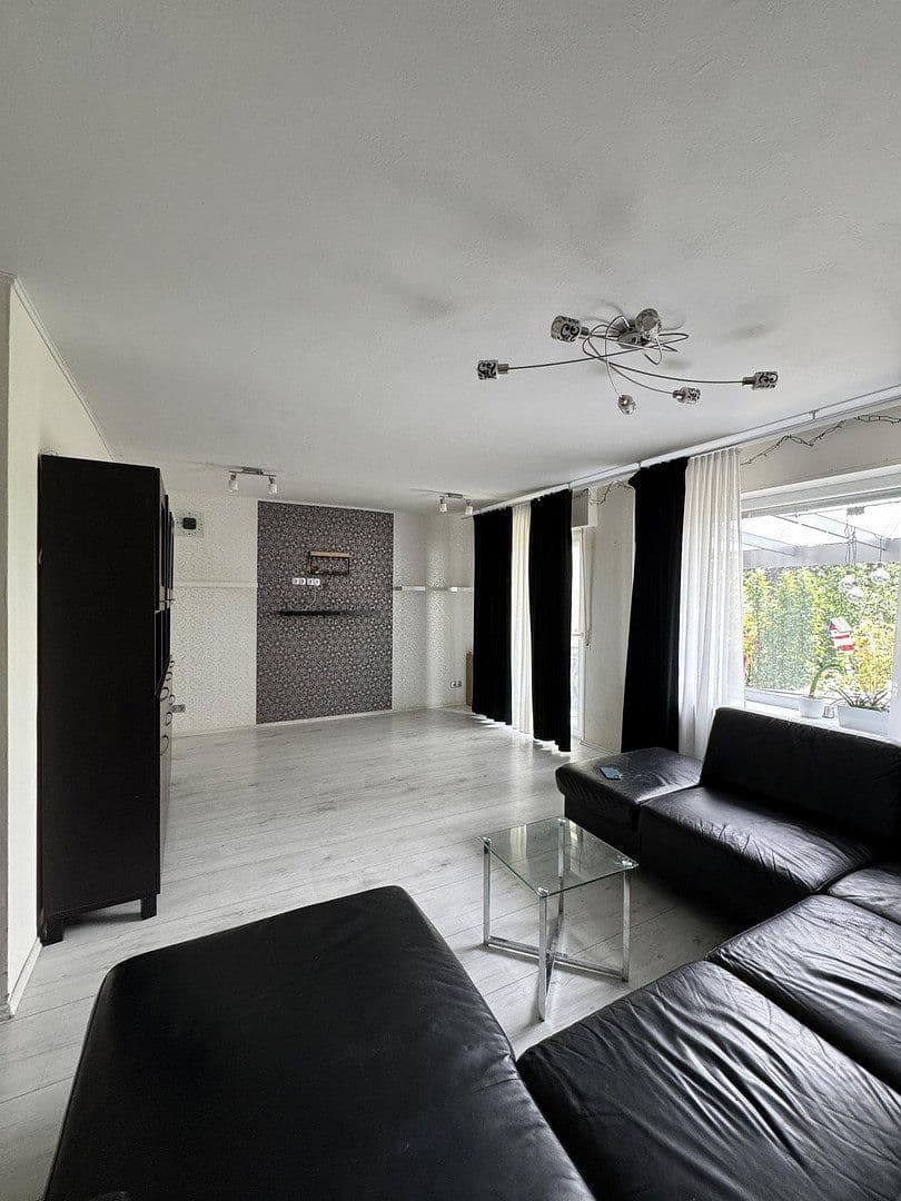 Prodej domu 114 m², pozemek 227 m², Hemsbach, Bádensko-Württembersko Prodej domu 114 m², pozemek 227 m², Hemsbach, Bádensko-Württembersko