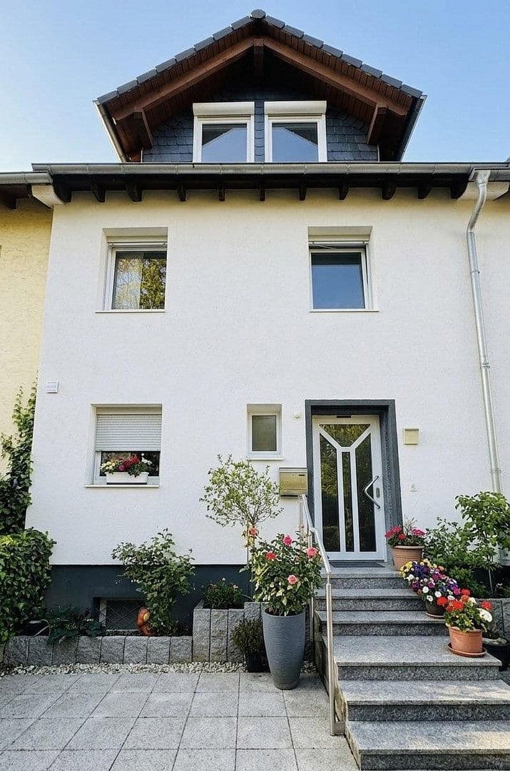 Prodej domu 114 m², pozemek 227 m², Hemsbach, Bádensko-Württembersko Prodej domu 114 m², pozemek 227 m², Hemsbach, Bádensko-Württembersko