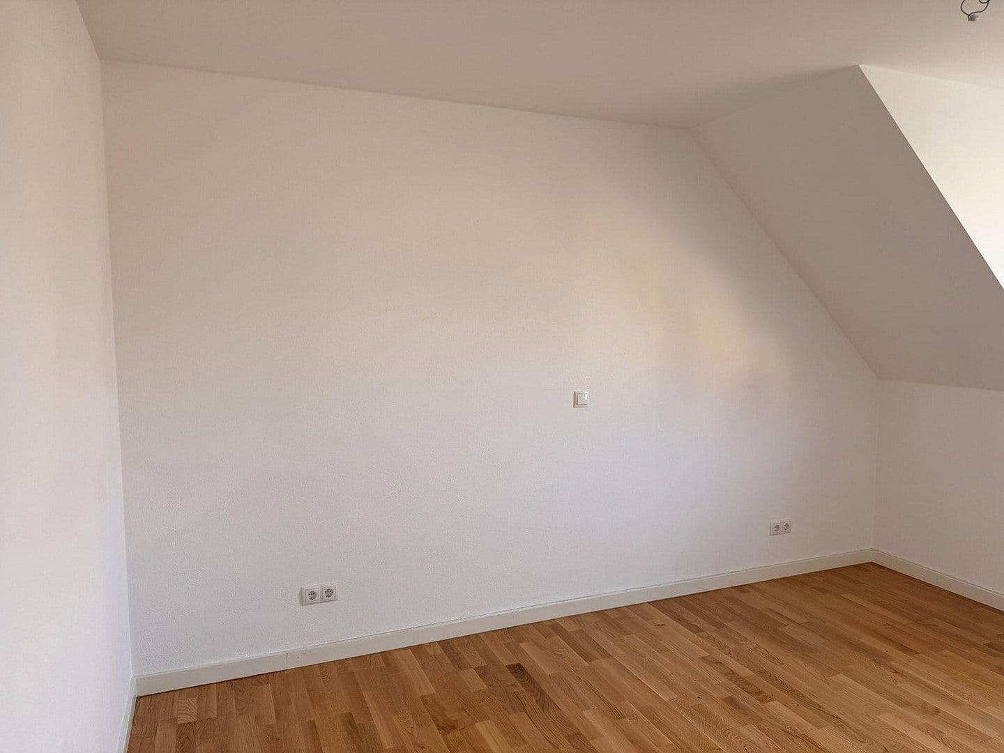 Pronájem domu 203 m², pozemek 280 m², Frensdorf, Bavorsko Pronájem domu 203 m², pozemek 280 m², Frensdorf, Bavorsko