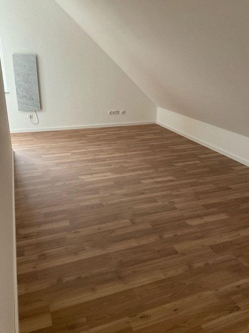 Pronájem domu 203 m², pozemek 280 m², Frensdorf, Bavorsko Pronájem domu 203 m², pozemek 280 m², Frensdorf, Bavorsko
