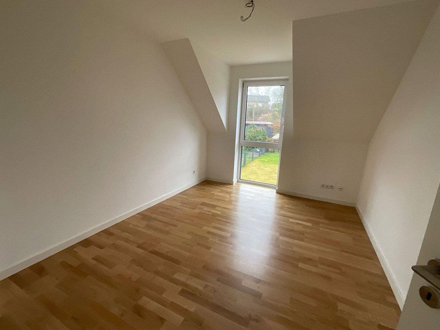 Pronájem domu 203 m², pozemek 280 m², Frensdorf, Bavorsko Pronájem domu 203 m², pozemek 280 m², Frensdorf, Bavorsko
