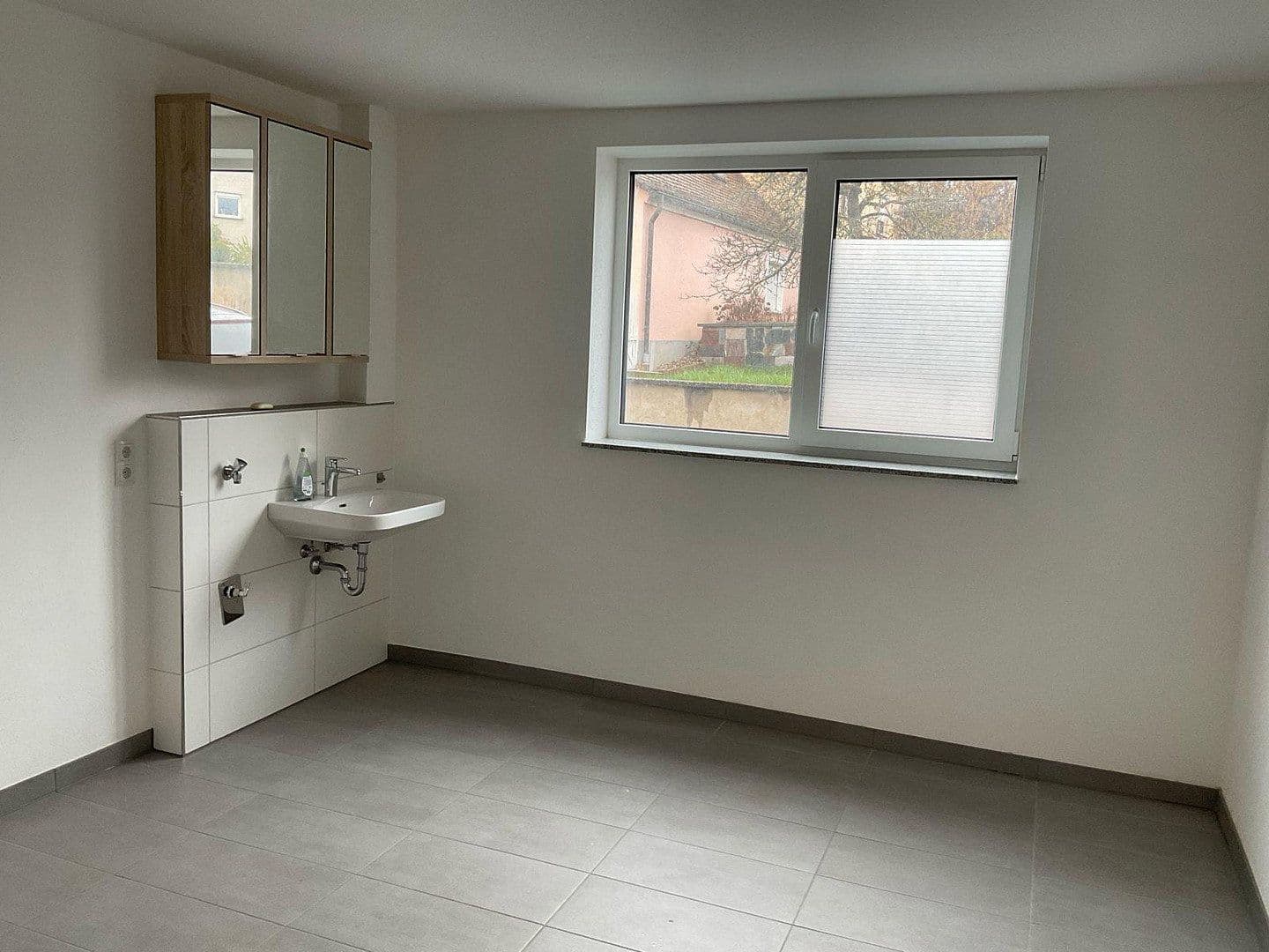 Pronájem domu 203 m², pozemek 280 m², Frensdorf, Bavorsko Pronájem domu 203 m², pozemek 280 m², Frensdorf, Bavorsko