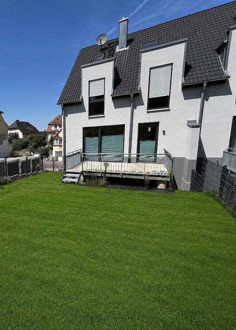 Pronájem domu 203 m², pozemek 280 m², Frensdorf, Bavorsko Pronájem domu 203 m², pozemek 280 m², Frensdorf, Bavorsko