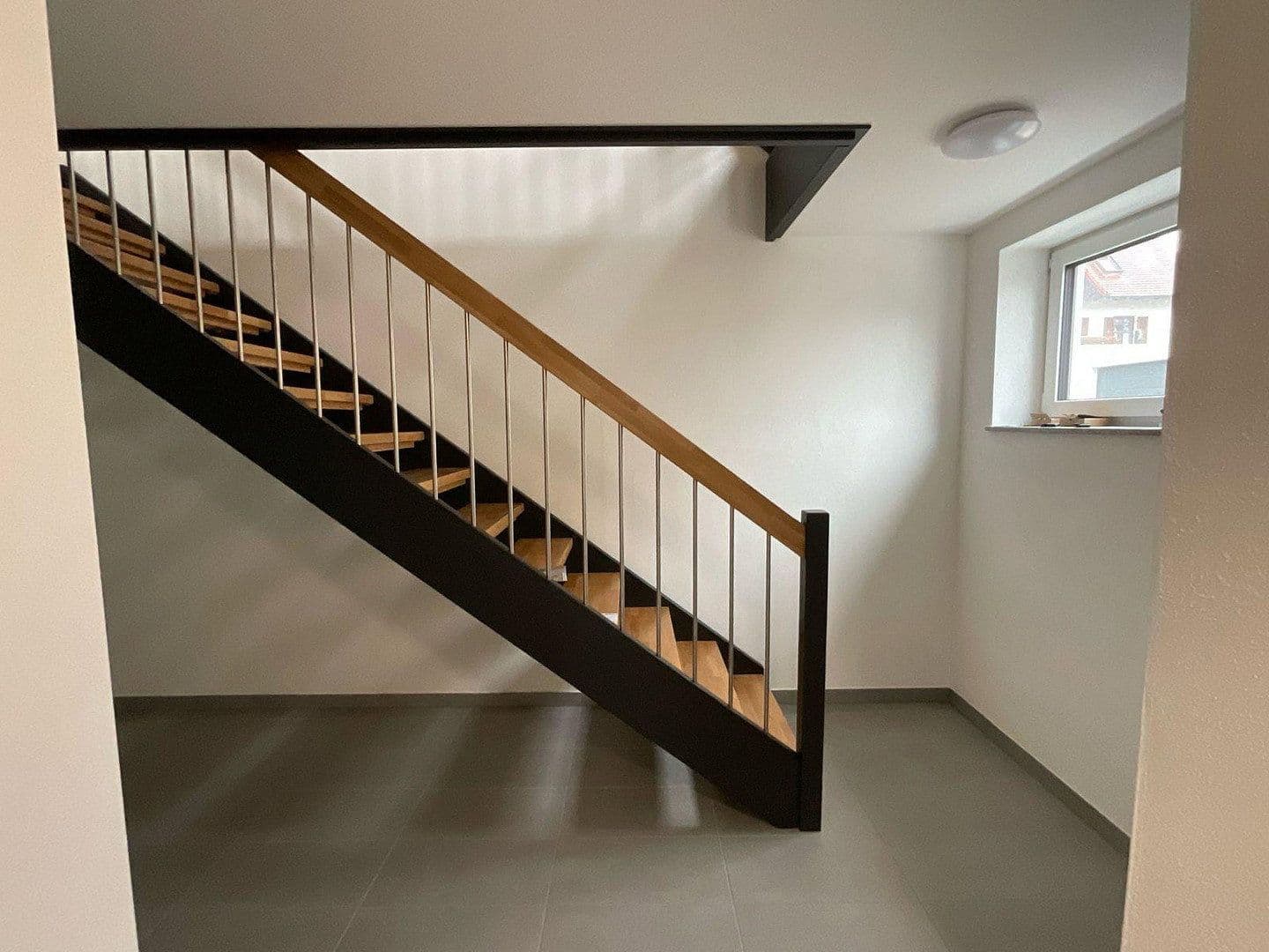 Pronájem domu 203 m², pozemek 280 m², Frensdorf, Bavorsko Pronájem domu 203 m², pozemek 280 m², Frensdorf, Bavorsko