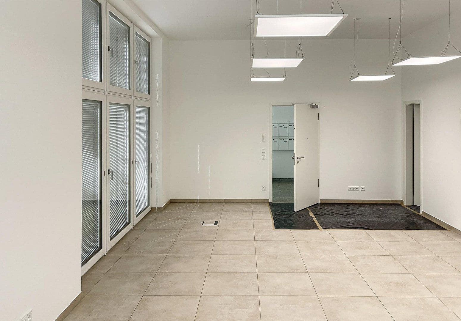 Pronájem bytu 2+1 75 m², Richard-Tauber-Straße 3, München, Bavorsko Pronájem bytu 2+1 75 m², Richard-Tauber-Straße 3, München, Bavorsko