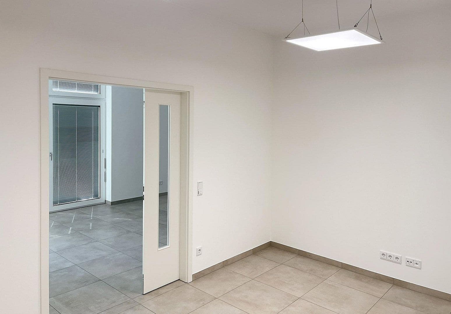 Pronájem bytu 2+1 75 m², Richard-Tauber-Straße 3, München, Bavorsko Pronájem bytu 2+1 75 m², Richard-Tauber-Straße 3, München, Bavorsko