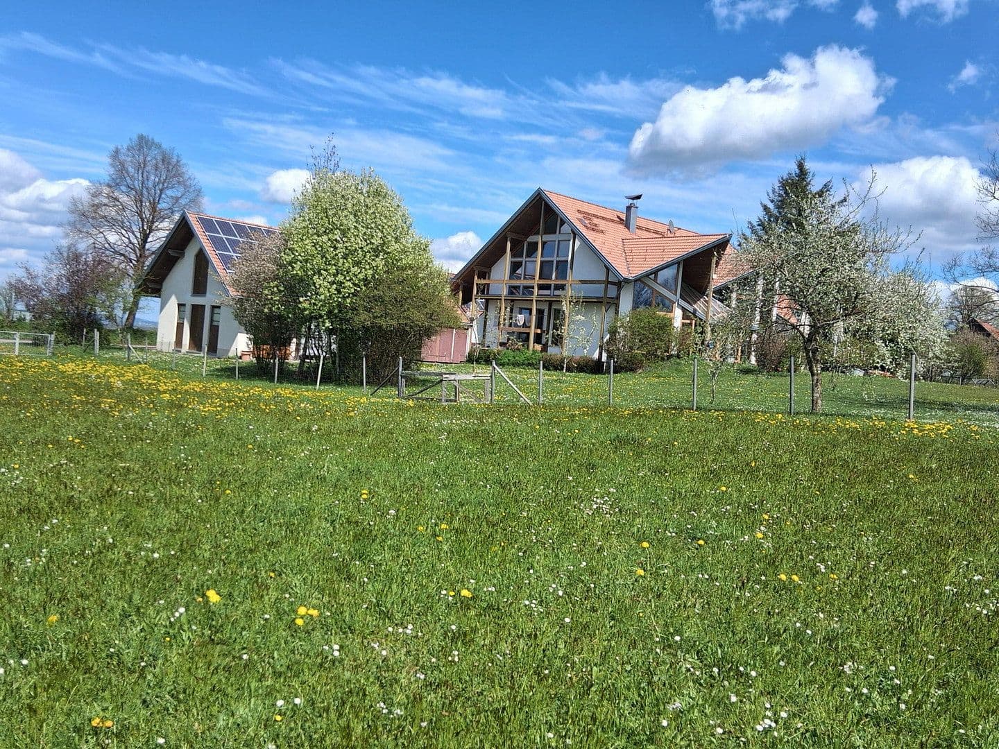 Prodej domu 262 m², pozemek 14.683 m², Rathausstraße 25, Bad Wurzach, Bádensko-Württembersko Prodej domu 262 m², pozemek 14.683 m², Rathausstraße 25, Bad Wurzach, Bádensko-Württembersko