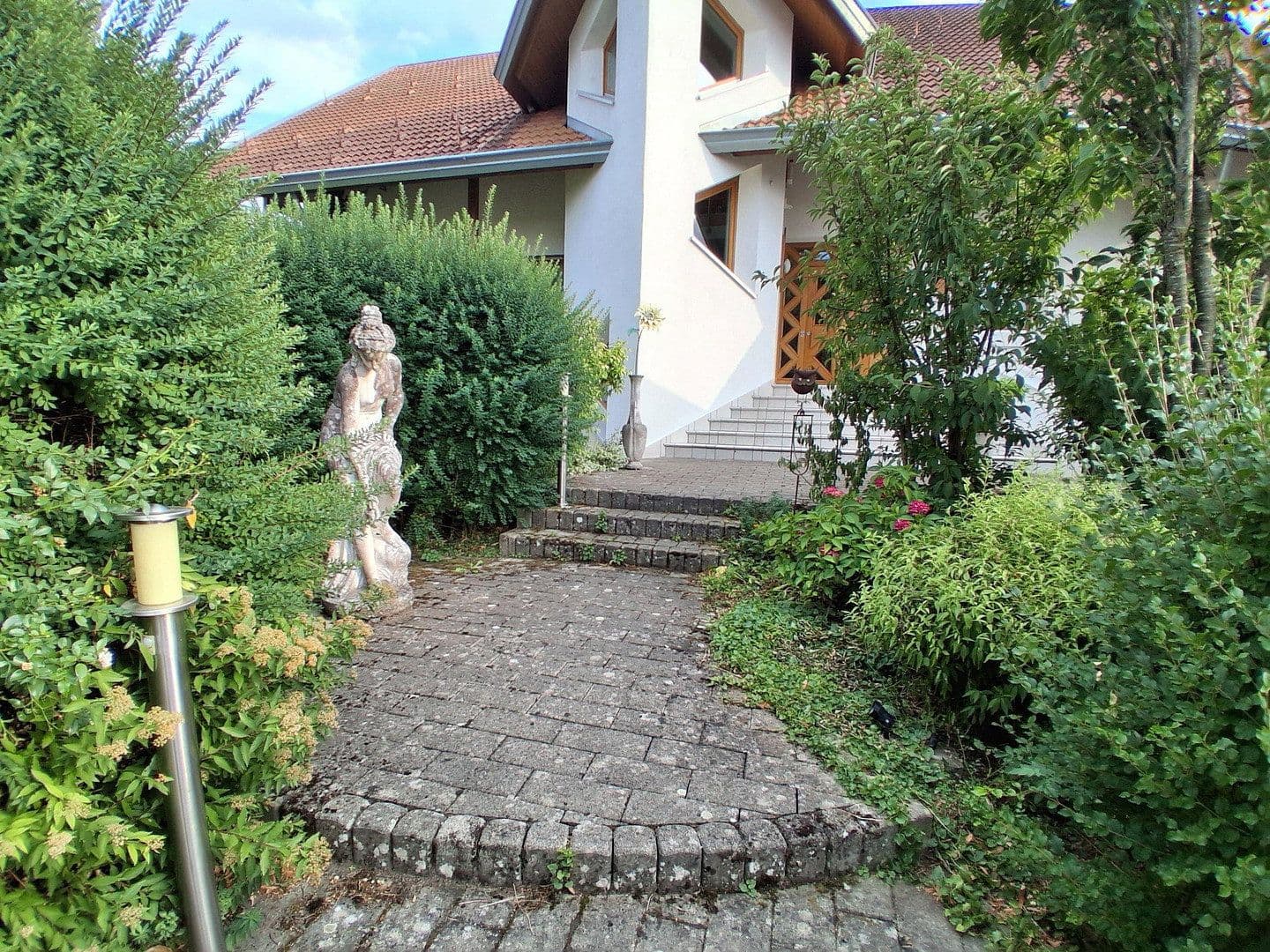 Prodej domu 262 m², pozemek 14.683 m², Rathausstraße 25, Bad Wurzach, Bádensko-Württembersko Prodej domu 262 m², pozemek 14.683 m², Rathausstraße 25, Bad Wurzach, Bádensko-Württembersko