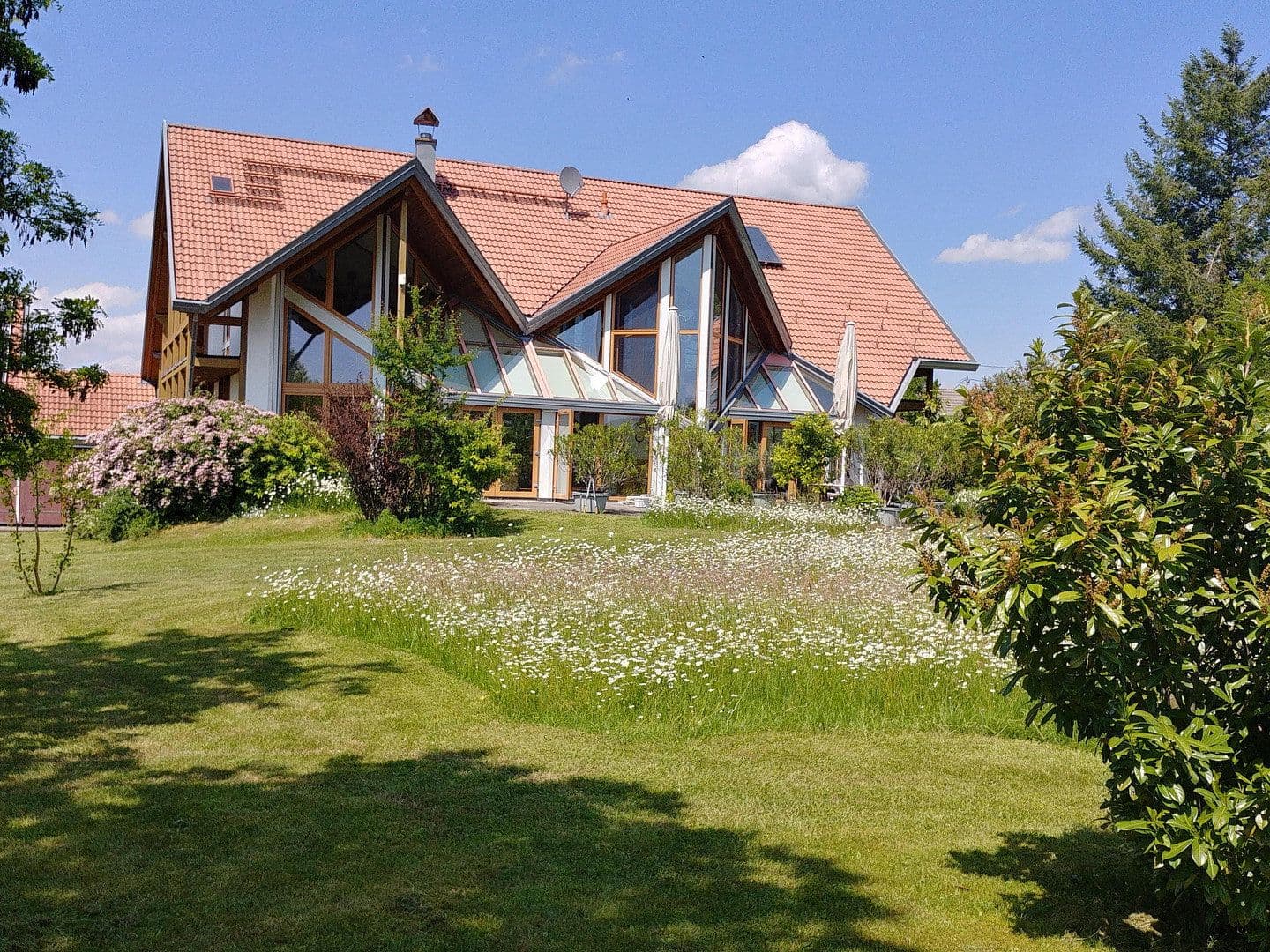Prodej domu 262 m², pozemek 14.683 m², Rathausstraße 25, Bad Wurzach, Bádensko-Württembersko Prodej domu 262 m², pozemek 14.683 m², Rathausstraße 25, Bad Wurzach, Bádensko-Württembersko