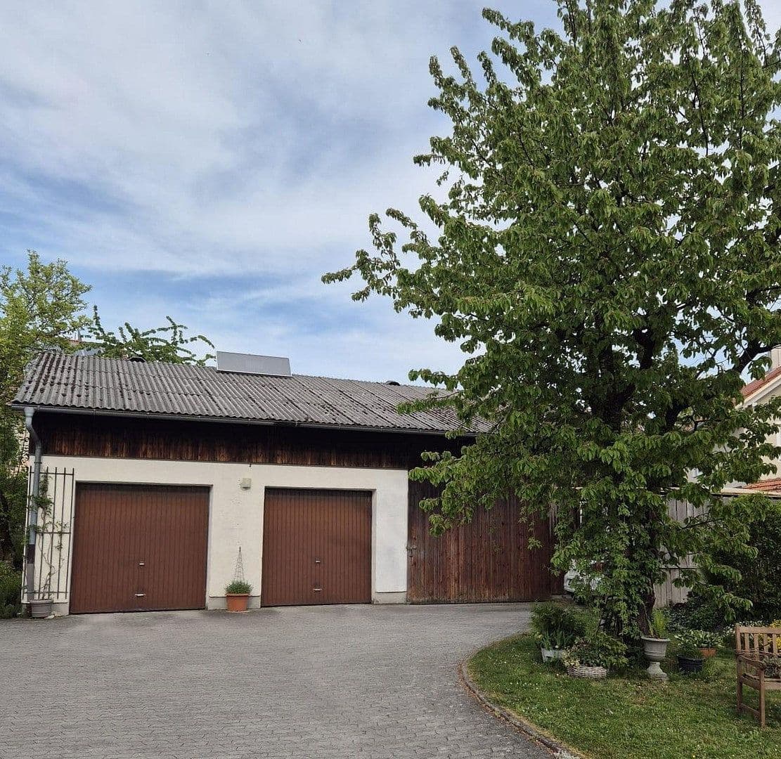 Prodej domu 402 m², pozemek 1.580 m², Neuching, Bavorsko Prodej domu 402 m², pozemek 1.580 m², Neuching, Bavorsko