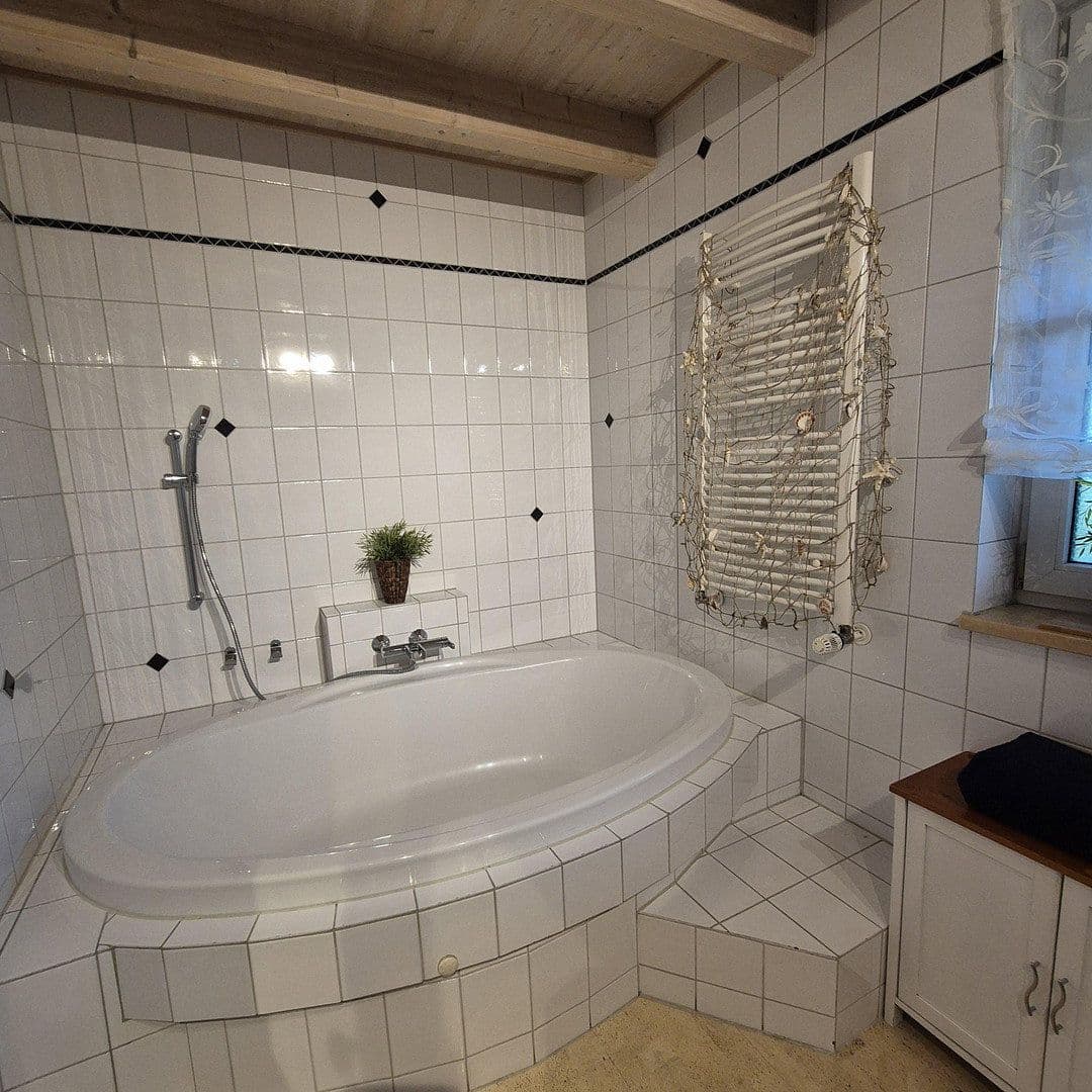 Prodej domu 402 m², pozemek 1.580 m², Neuching, Bavorsko Prodej domu 402 m², pozemek 1.580 m², Neuching, Bavorsko